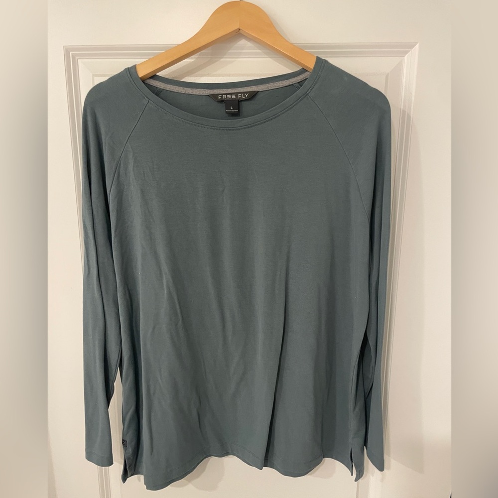 Women’s Free Fly long sleeve shirt size Large